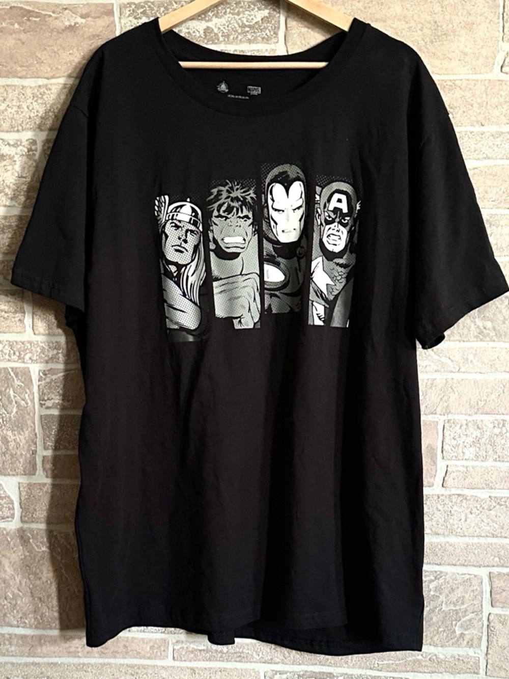 Marvel Black  Graphic Tee - Men's Crew Neck Shirt